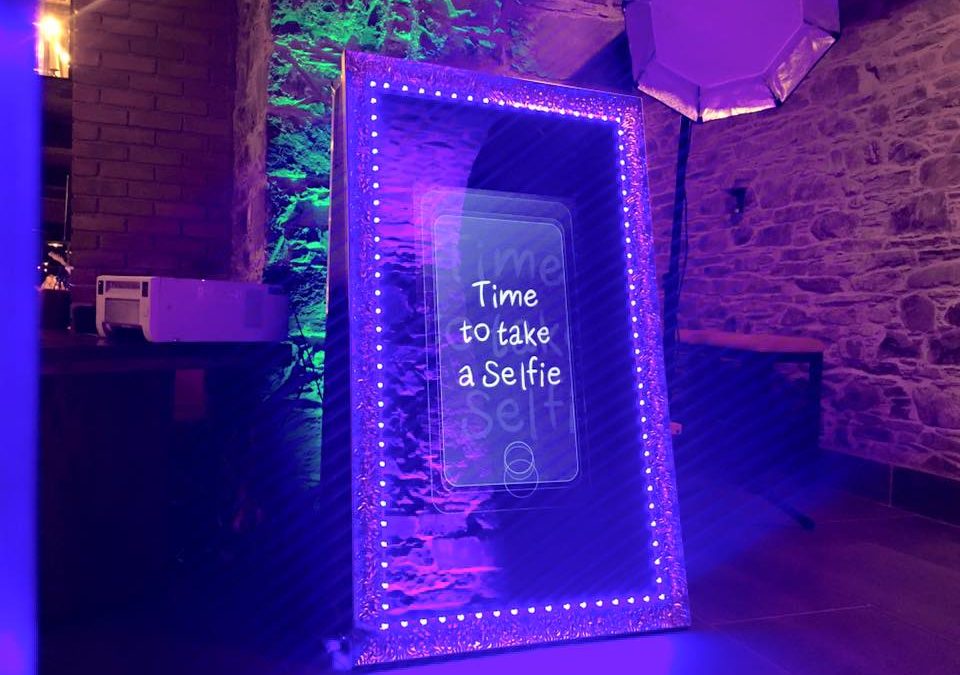 5 Reasons To Try Out A Photo Booth At Your Event
