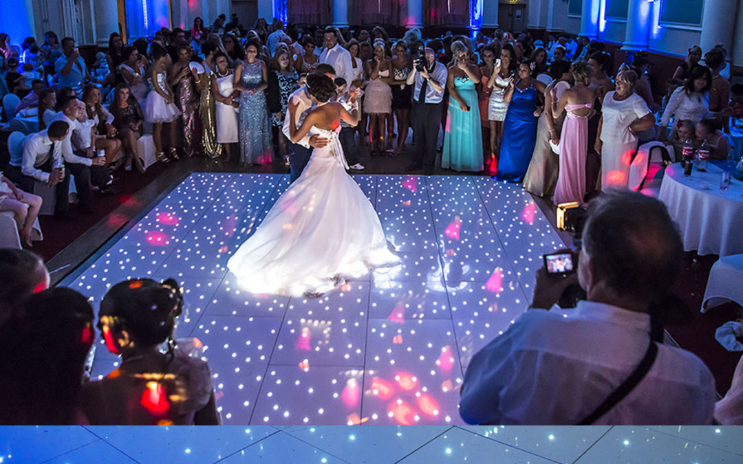 7 Things You Need To Consider When Booking Your Wedding Entertainment